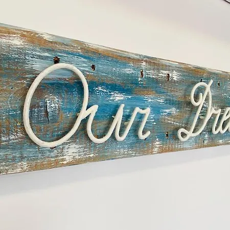 Safir Con Vista Mare E Piscina Nyaraló *